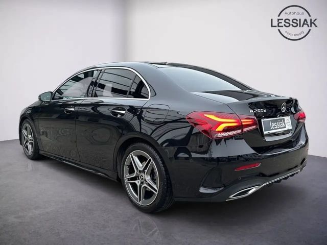 Mercedes-Benz A 200 A 200 d AMG Line