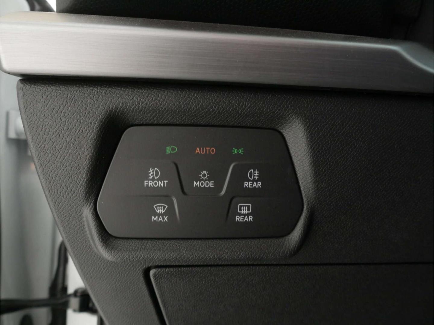 Seat Leon 2.0 TDI DSG FR-lijn Sportstourer