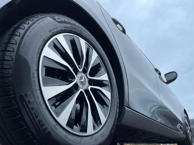 Mercedes-Benz B 200 B 200 d