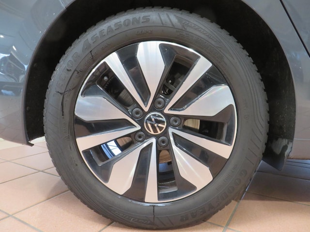 Volkswagen Golf 1.5 TSI Golf VIII Move