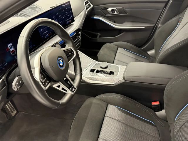 BMW 330 330e xDrive