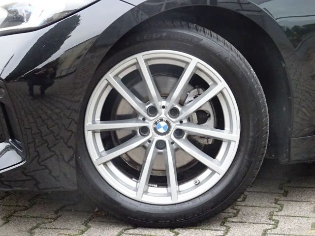 BMW 320 320d M-Sport Sedan