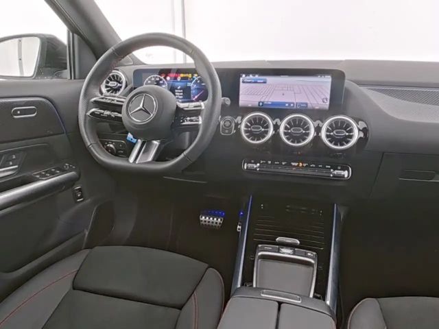Mercedes-Benz GLA 200 AMG Line