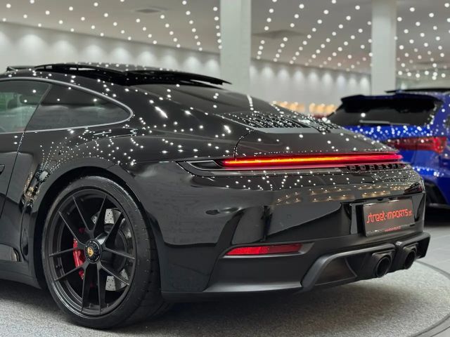 Porsche 992 Black Edition Coupé GTS
