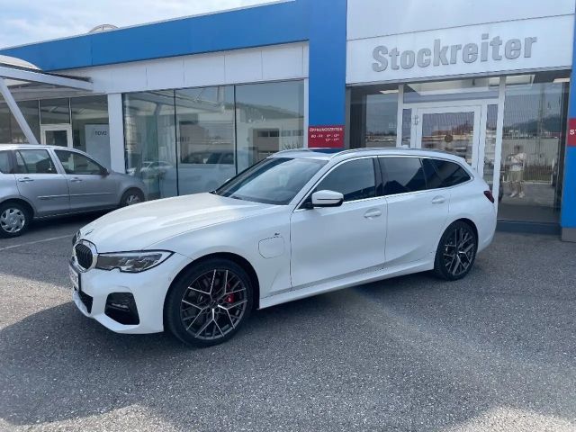 BMW 330 330e M-Sport Touring xDrive