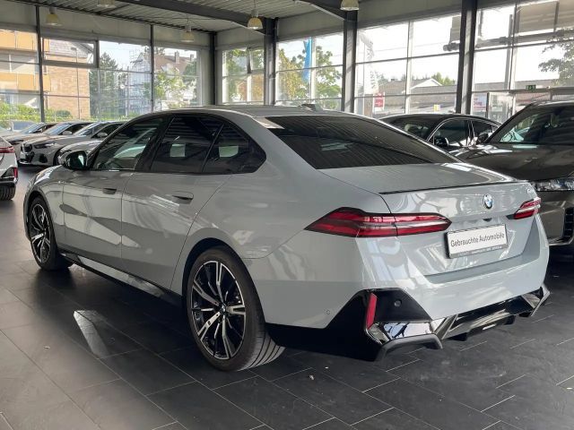 BMW 520 520i M-Sport Sedan