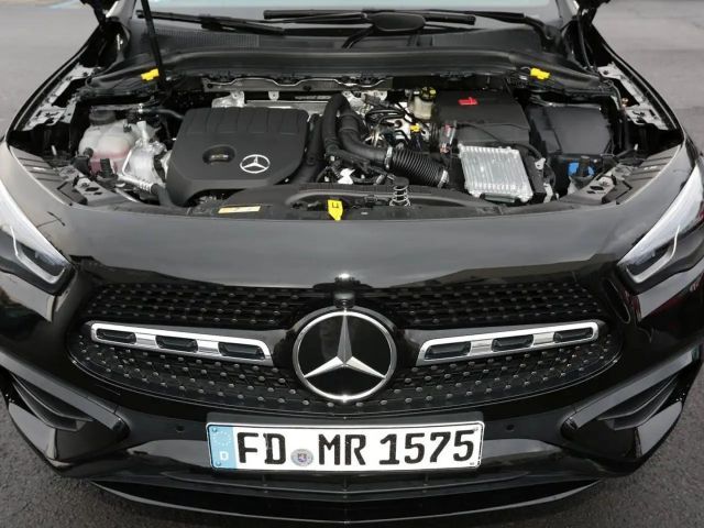 Mercedes-Benz GLA 180 AMG Line