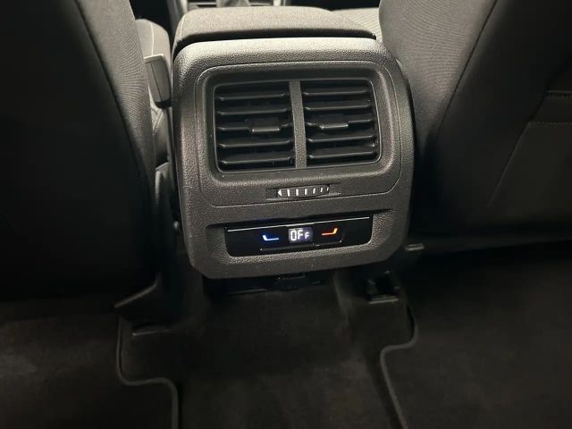 Volkswagen Touran 1.5 TSI DSG IQ.Drive R-Line