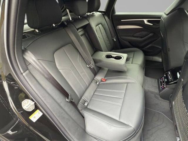 Audi A6 Avant Quattro S-Tronic