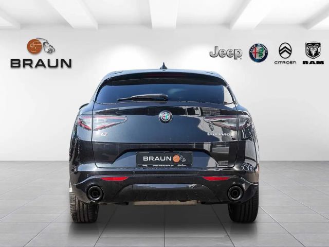 Alfa Romeo Stelvio AT8 Q4 Turbo