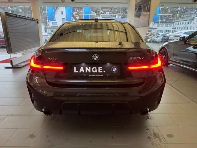 BMW 320 320d M-Sport Sedan xDrive