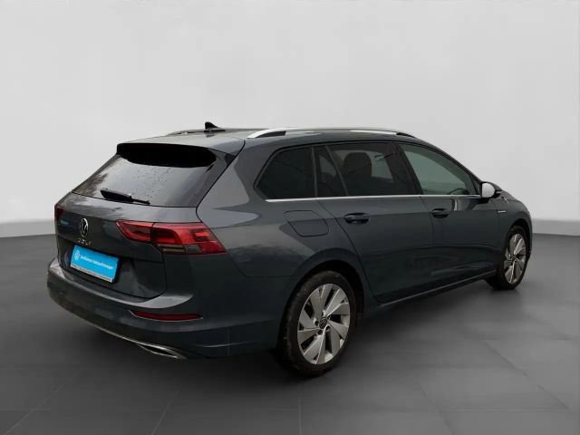 Volkswagen Golf 2.0 TDI DSG Style Variant