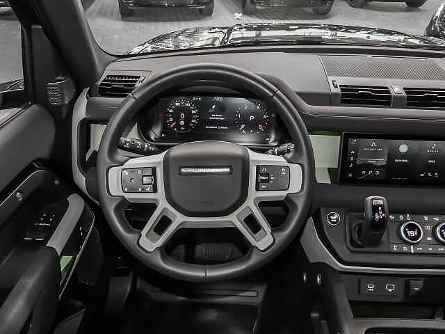 Land Rover Defender 90 Dynamic SE