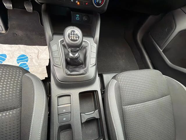 Ford Focus Cool & Connect EcoBoost Wagon