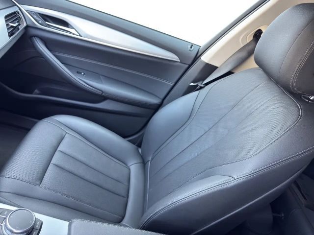 BMW 520 *** ALLRAD *** NP 74.000 *** STANDHEIZUNG *** -50%