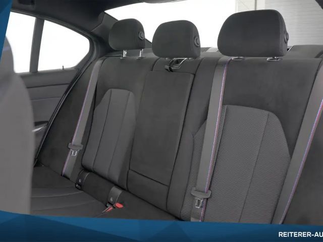 BMW 318 318d M-Sport Sedan