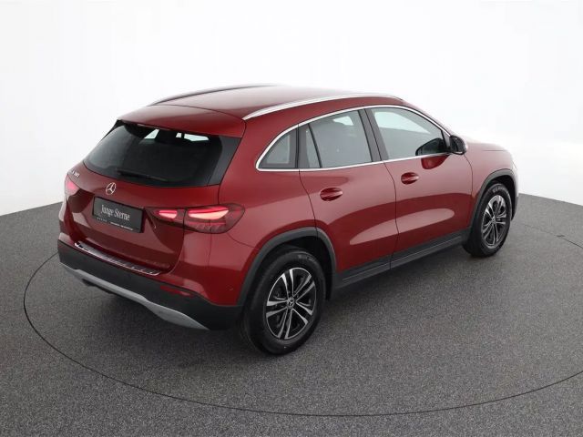 Mercedes-Benz GLA 180 Aut. AHK Park.Assistent Sitzhzg.