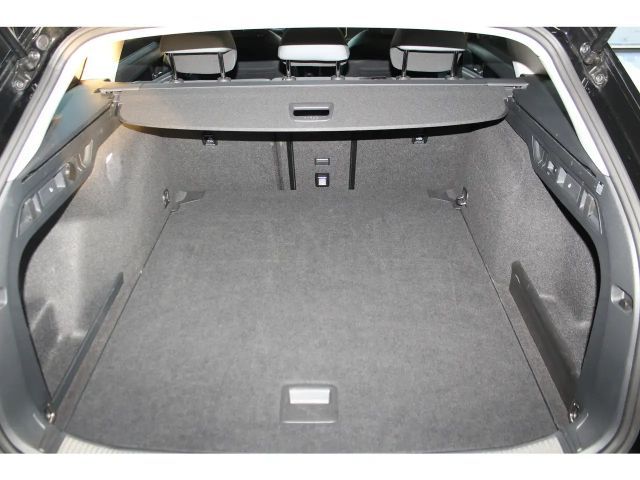 Volkswagen Passat 1.5 eTSI DSG Variant