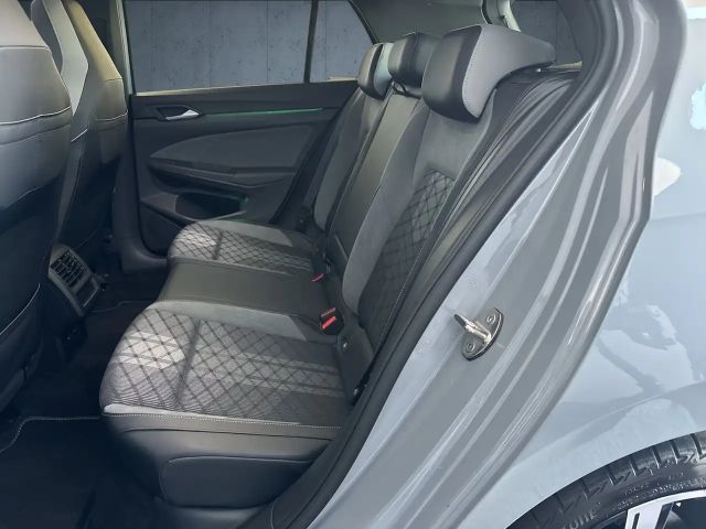 Volkswagen Golf DSG R-Line