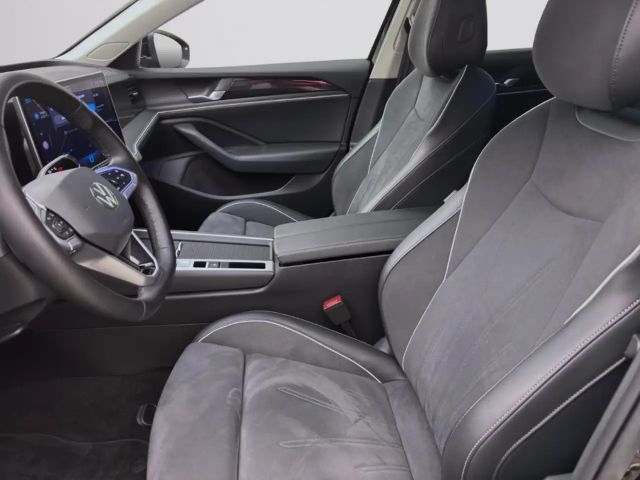 Volkswagen Passat 1.5 eTSI Business DSG Variant