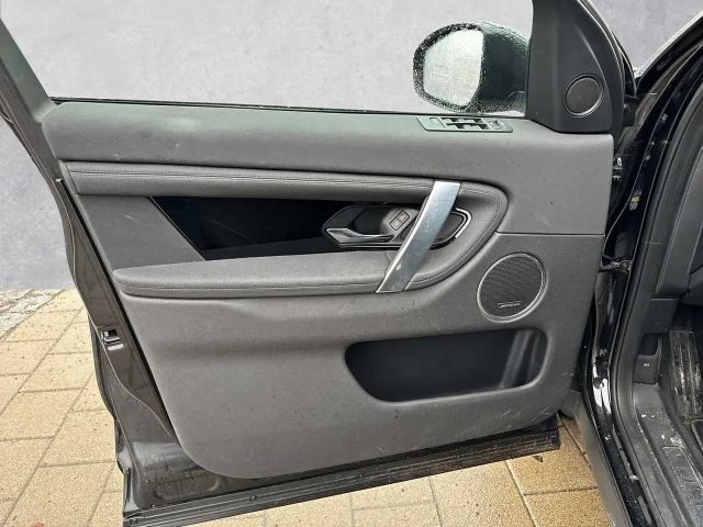 Land Rover Discovery Sport P300e