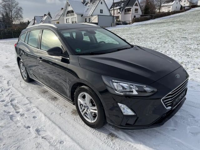 Ford Focus Cool & Connect Wagon