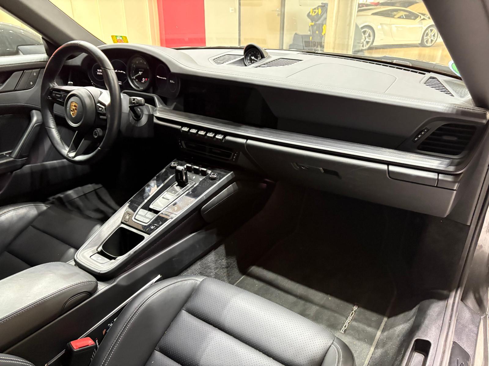 Porsche 911 4 992 Cabriolet Carrera GTS