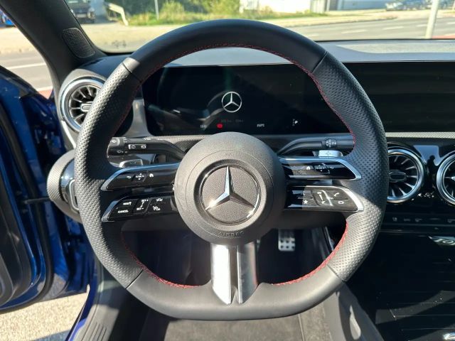 Mercedes-Benz A 200 AMG Line