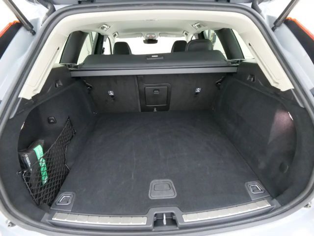 Volvo XC60 AWD Dark Plus