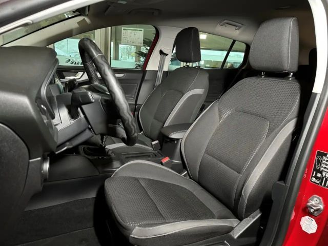 Ford Focus Cool & Connect