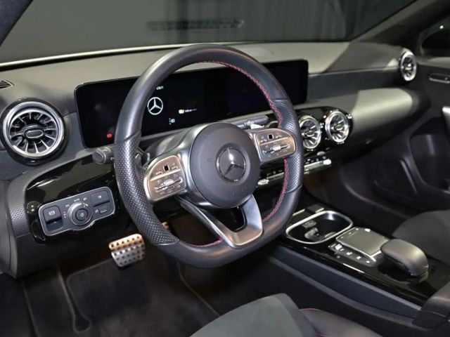 Mercedes-Benz A 250 A 250 e AMG Line