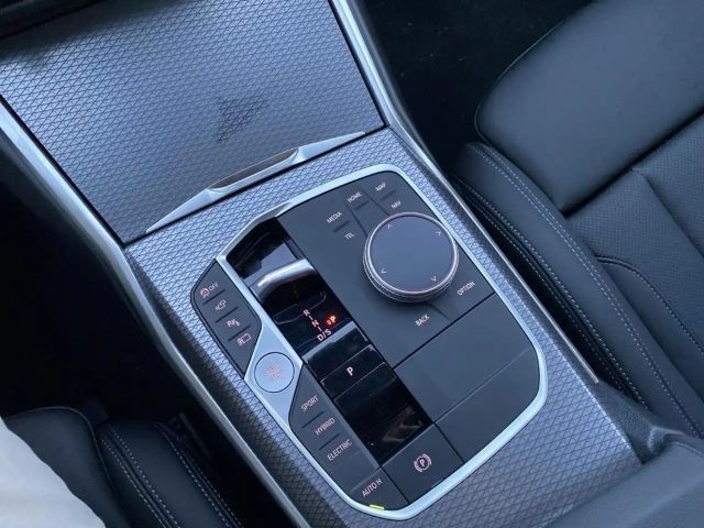 BMW 330 330e M-Sport