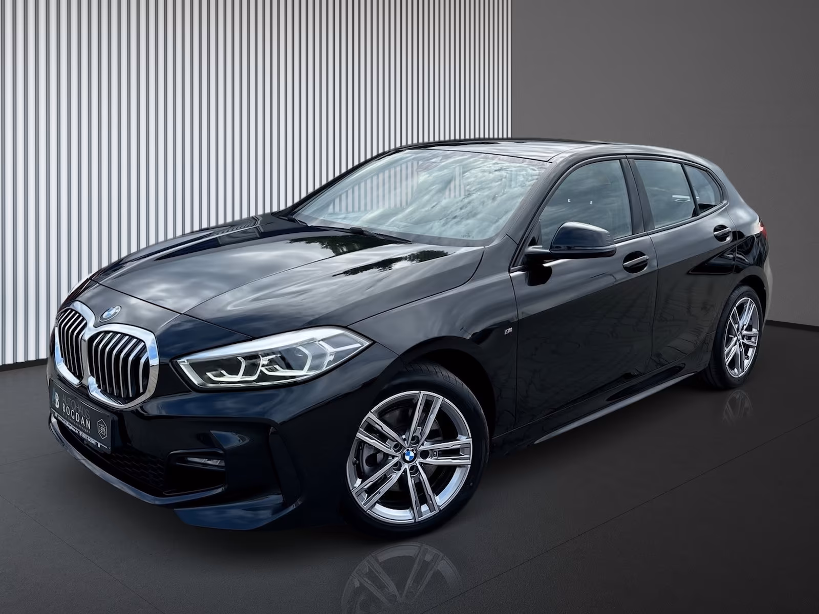 BMW 118 118i M-Sport Sedan