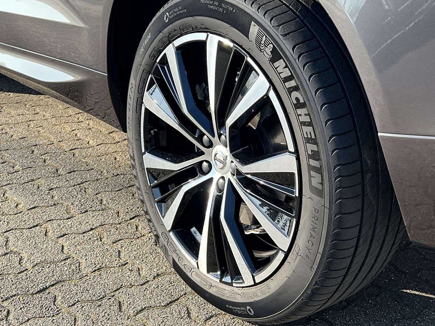 Volvo XC60 Dark Plus T8