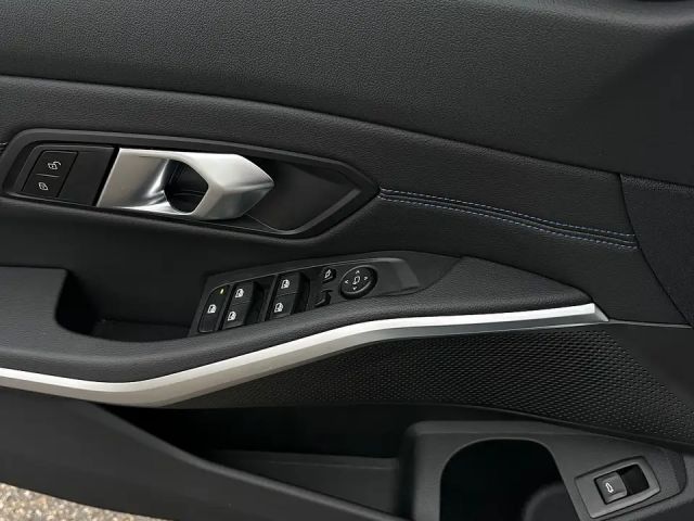 BMW 330 330i Touring xDrive