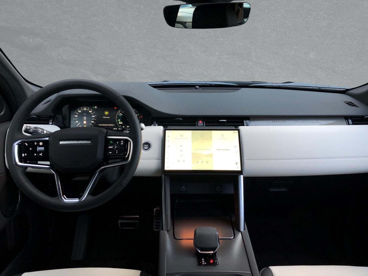 Land Rover Discovery Sport P300e SE