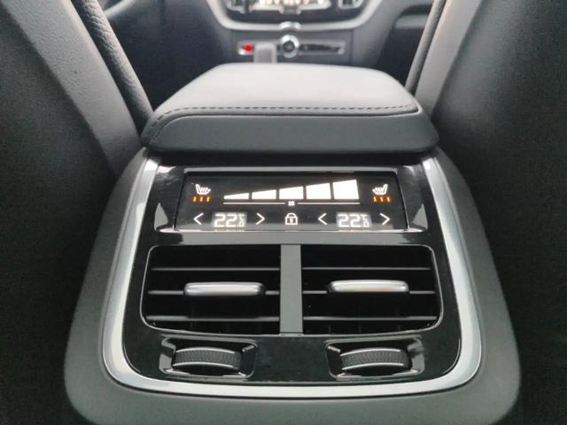 Volvo XC60 AWD Dark Ultra