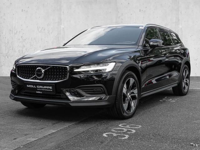 Volvo V60 Cross Country AWD Plus