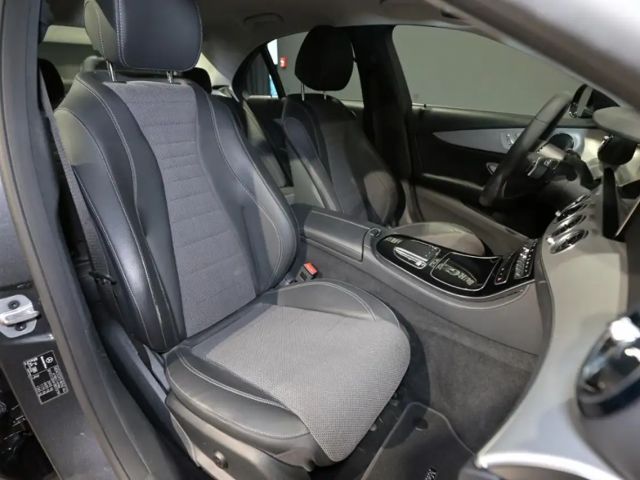 Mercedes-Benz E 220 AVANTGARDE E 220 d Sedan