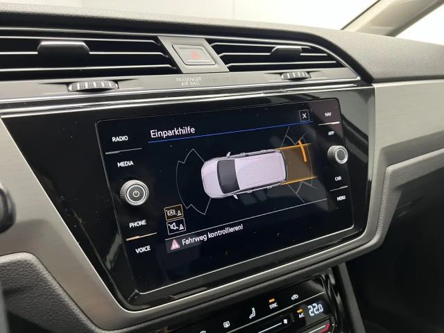 Volkswagen Touran 1.5 TSI DSG R-Line