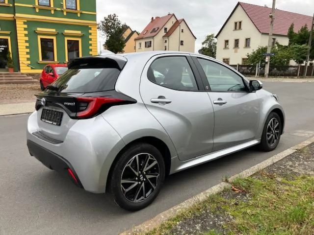 Toyota Yaris Hybride Team D