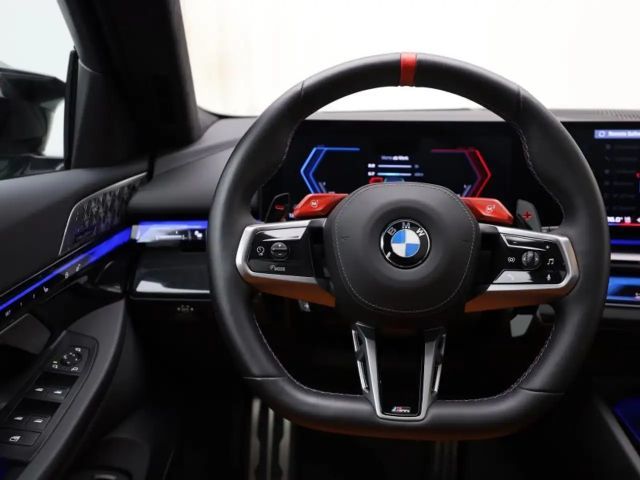 BMW M5 BOWERS & WILKINS - HAAK - PANO