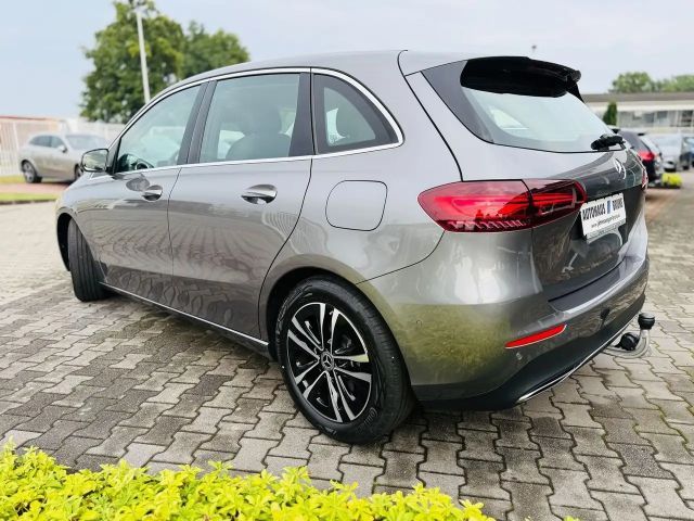Mercedes-Benz B 200 Progressive Sedan