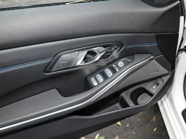 BMW 330 330i M-Sport Sedan xDrive