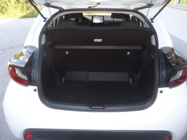 Mazda 2 2 Hybrid  Centre-Line