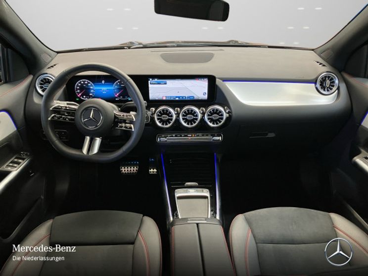 Mercedes-Benz GLA 180 AMG Line