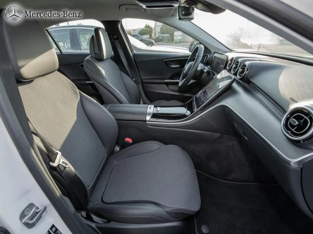 Mercedes-Benz C 180 AVANTGARDE Sedan