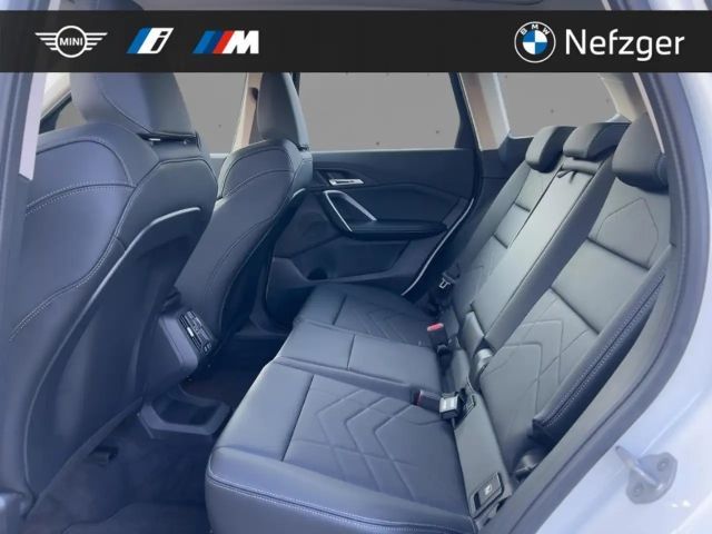 BMW X1 xDrive23i xLine Park-Assistent AHK PANO LED