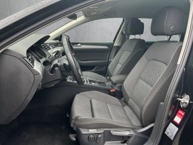 Volkswagen Passat 1.5 TSI Business DSG Variant