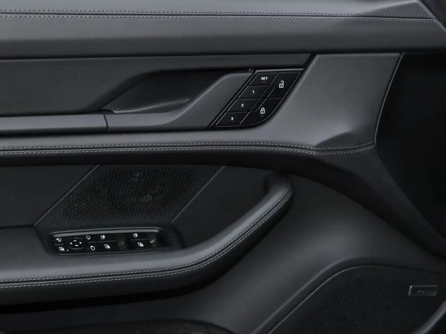 Porsche Taycan 4S Cross Turismo